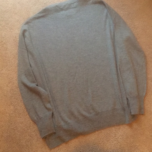 Philosophy gray sweater in GUC - Picture 6 of 6